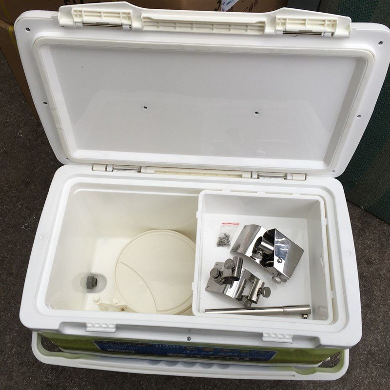 A new four-foot-to-multipurpose fishing tank, super-hard fishing tank, fishing gear